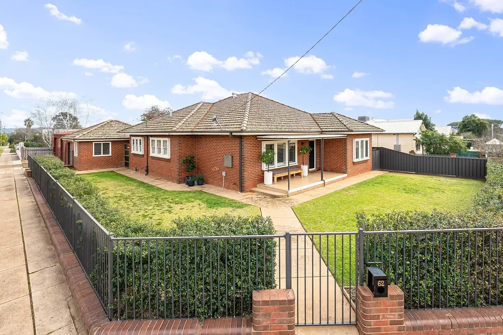 62 Bourke Street, Turvey Park, NSW 2650