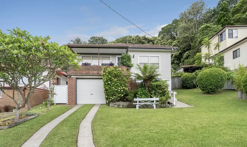 Spacious Family Home with Leafy Outlook & Large Block