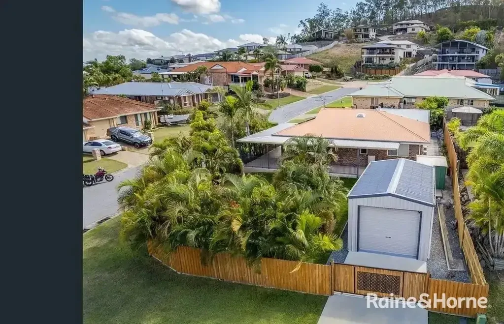 Clinton 3房  Amazing Family Home in CLinton - Get Here Quick..!