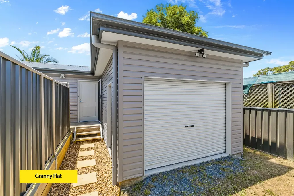 Modern 2-Bedroom Granny Flat with Private Yard