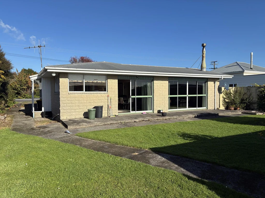 Westport 3ห้องนอน Solid Family Home with Exceptional Garaging