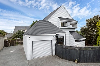 1/8 Priestley Drive, Bucklands Beach, Manukau City