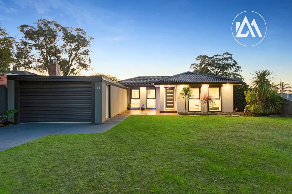 Langwarrin 4房 Langwarrin中心宁静庭院 精美翻新家庭住宅 现代精致宽敞实用 卓越日常功能性 成长家庭宾客首选 Refined Modern Living in Exclusive Langwarrin Cul-de-sac
