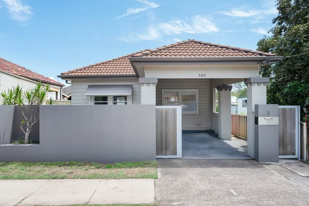 Right in the heart of sought after Cooks Hill
