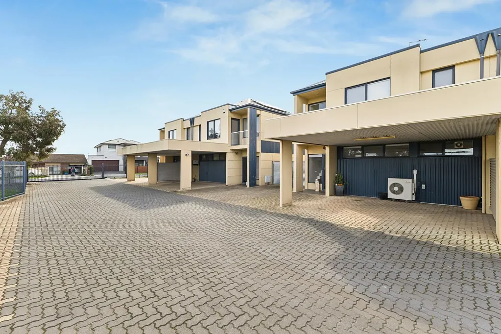 Ottoway 2房  ALL OFFERS WILL BE PRESENTED - GREAT VALUE