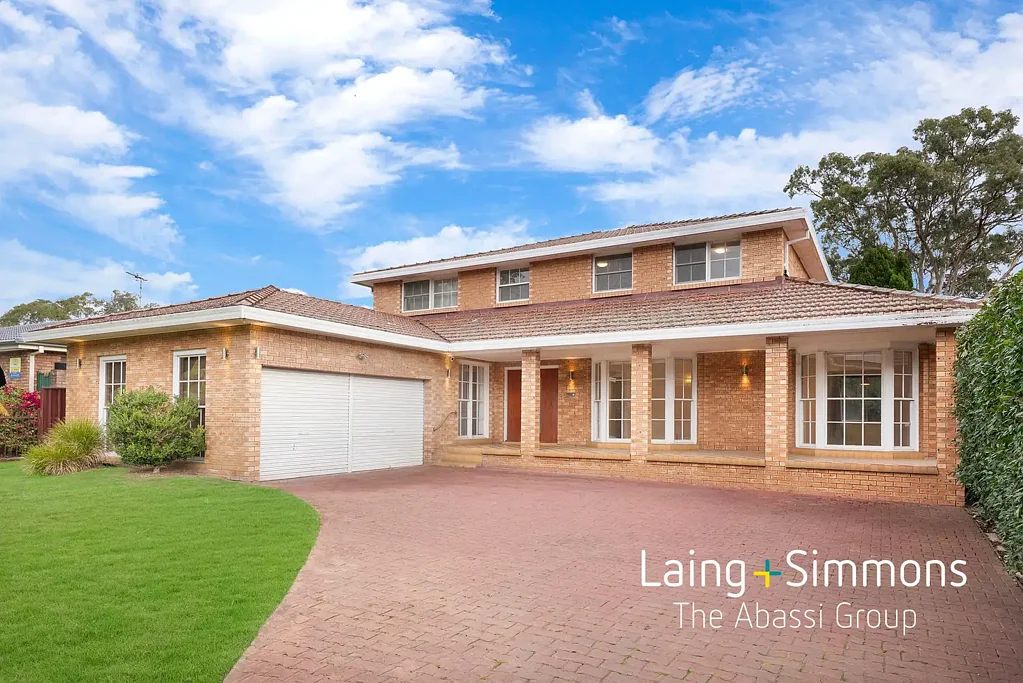 Spacious Family Home with Reserve Views and Room for Everyone!