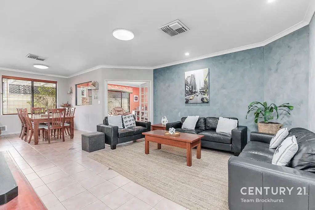 8 Roebuck Avenue, Canning Vale, WA 6155