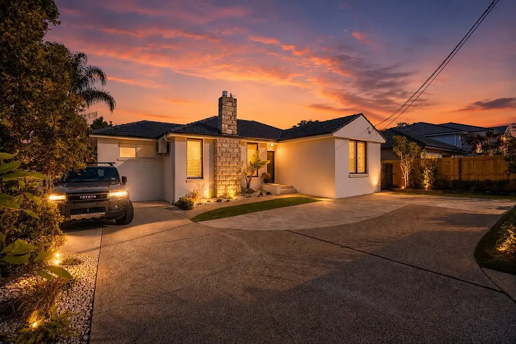 Allambie Heights 4Moenga Resort-style family entertainer on child-safe gardens in a prime central setting