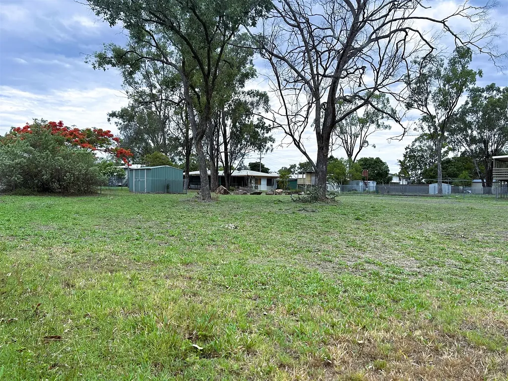 22 Centenary Drive South, Middlemount, QLD 4746