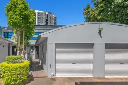 11/4 Cowlishaw Street, Bowen Hills