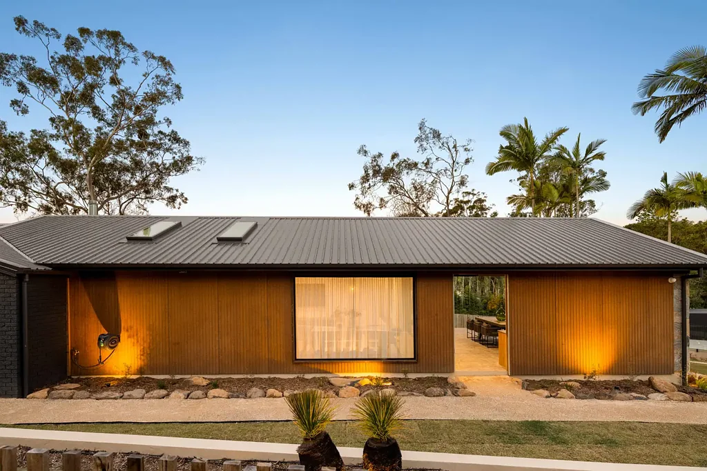 Mudgeeraba 6ห้องนอน Luxury inner-city acreage delivered by TMD Constructions