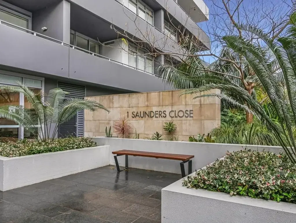 Modern One Bedroom Apartment + Oversized Versatile Study with Resort-Style Facilities