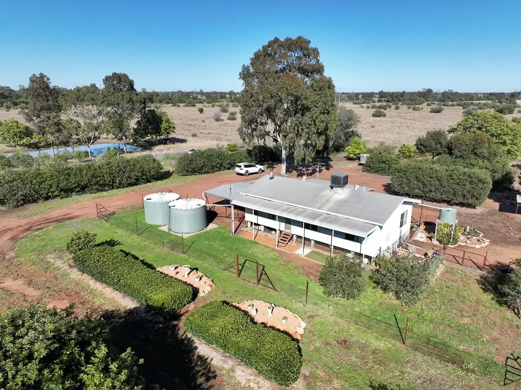 Narrabri Private Country Retreat - 3 Bedroom Home on 3.56ha