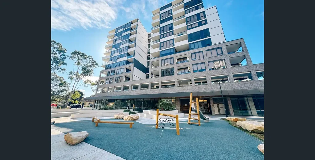 Prime location, near new 1 bedroom unit with a carspace AND storage case