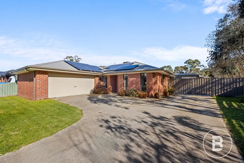 Ararat 4房  Spacious Family Living with Outstanding Shedding