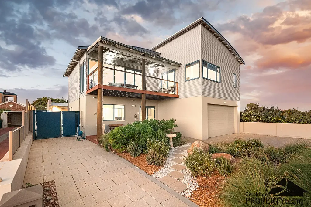 Geraldton 4房  Iconic Hilltop Living with Unforgettable Views