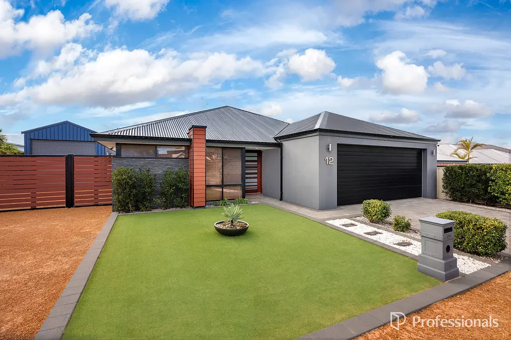 12 Flavio Crescent, Wandina, WA 6530