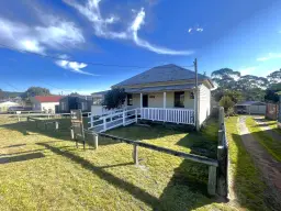 17 MAYBE ST, Bombala