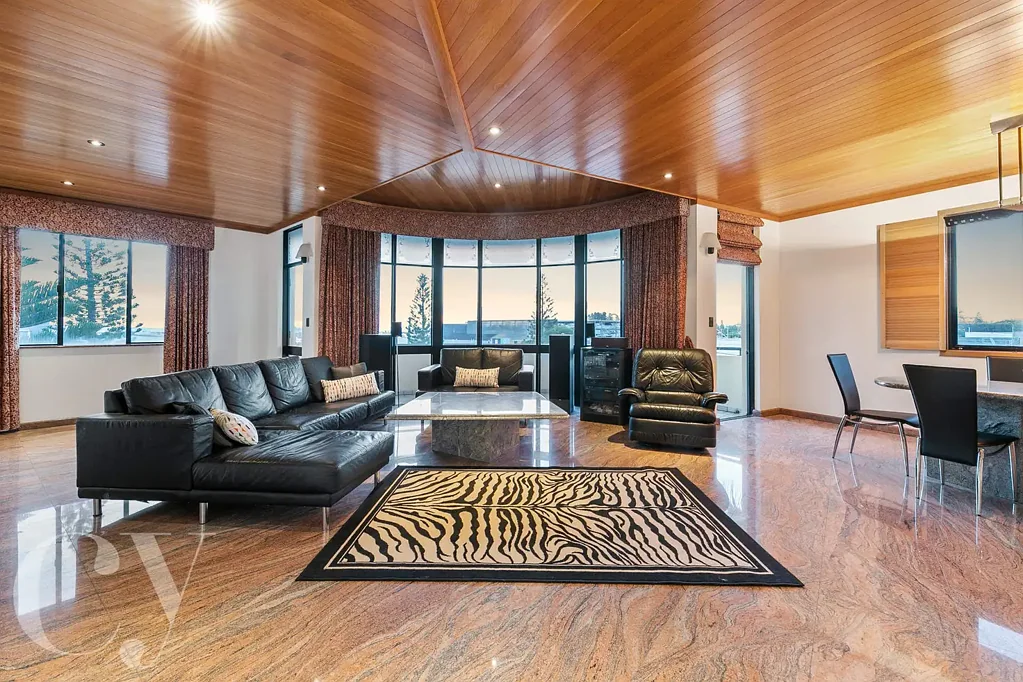 The Penthouse - 6 month lease available