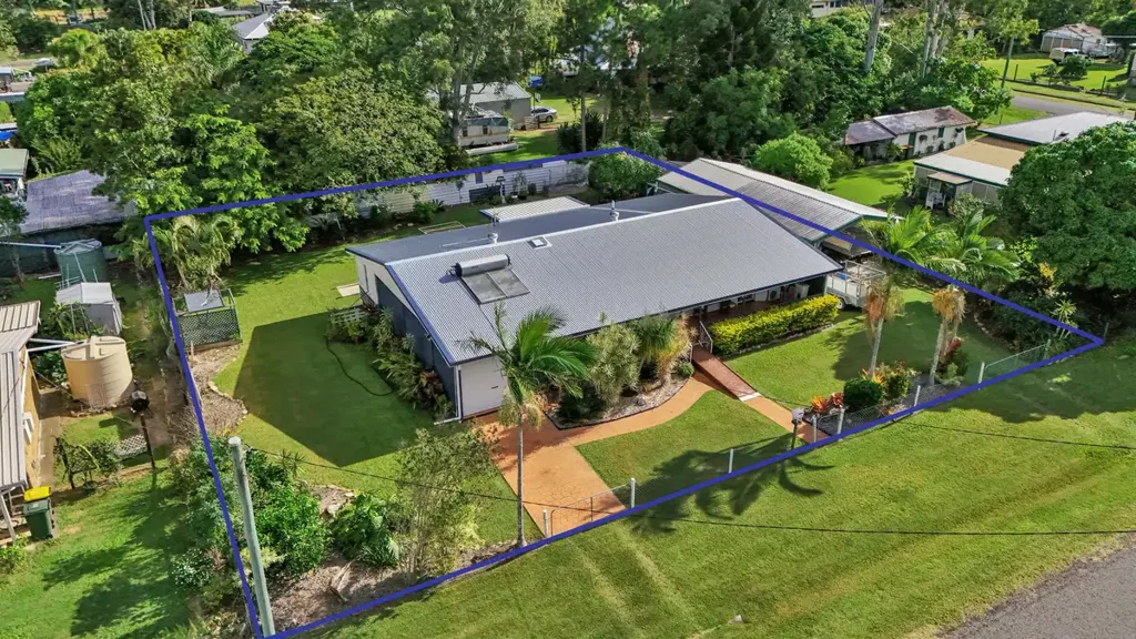 30-32 Hurley Street, Howard, QLD 4659