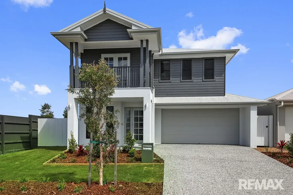 Brand New Spacious 4 bedroom plus study family home in growing estate of Banya