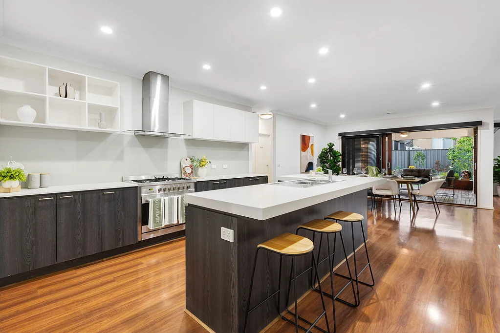 34 Thoresby Circuit, Craigieburn, VIC 3064