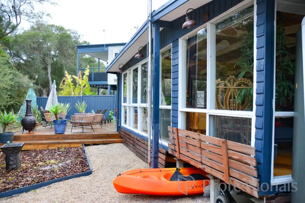 Loch Sport 2Zimmer Your Front Row Beachside Retreat Awaits – Footsteps from the Water!

PRICE ADJUSTED- $450,000 - $475,000