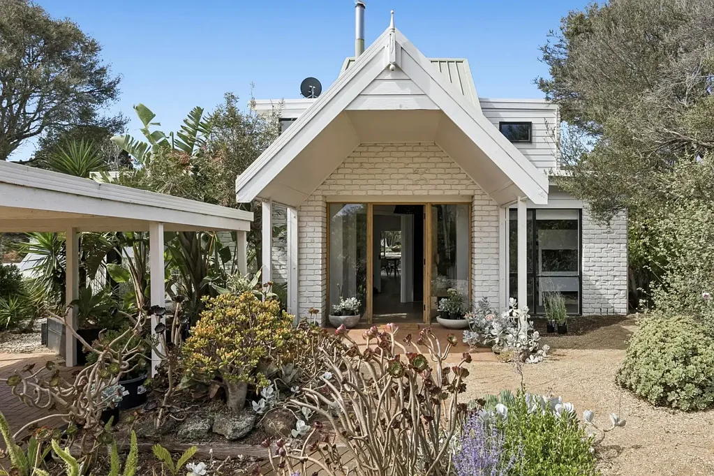 Relaxed Coastal Living Just Moments from Tyrone Foreshore
