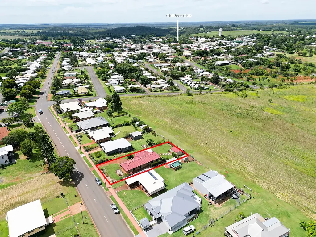 33 BROADHURST STREET, Childers, QLD 4660