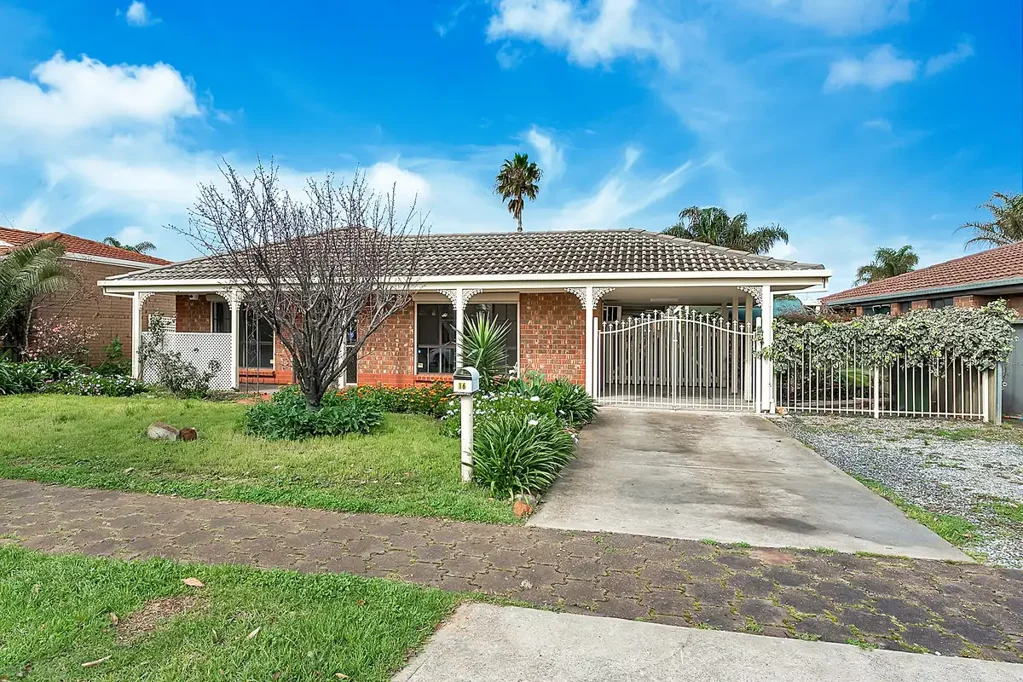 Spacious 4-Bedroom Family Home in Paralowie