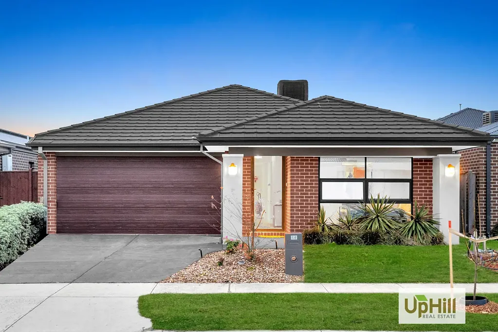 25 Shulze Drive, Clyde North, VIC 3978