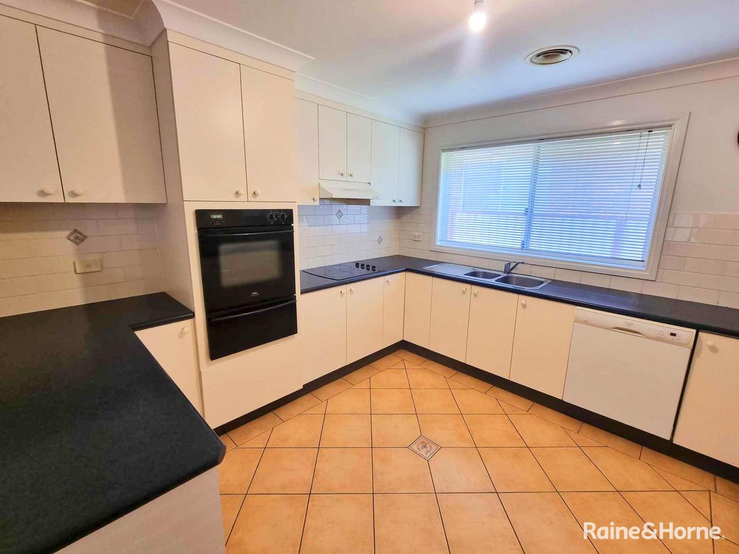 19B BRUNDAH ST, GRENFELL NSW 2810, 0部屋, 0バスルーム, House