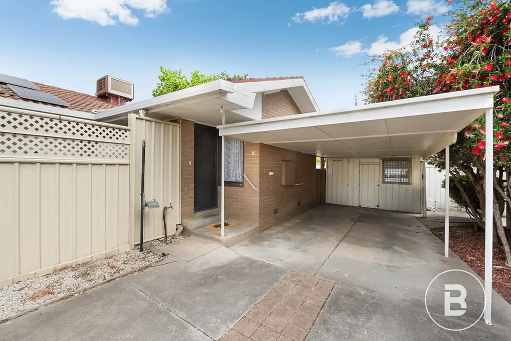 CONVENIENTLY LOCATED BRICK VENEER UNIT