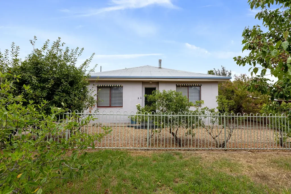32 Gloucester Street, Junee, NSW 2663