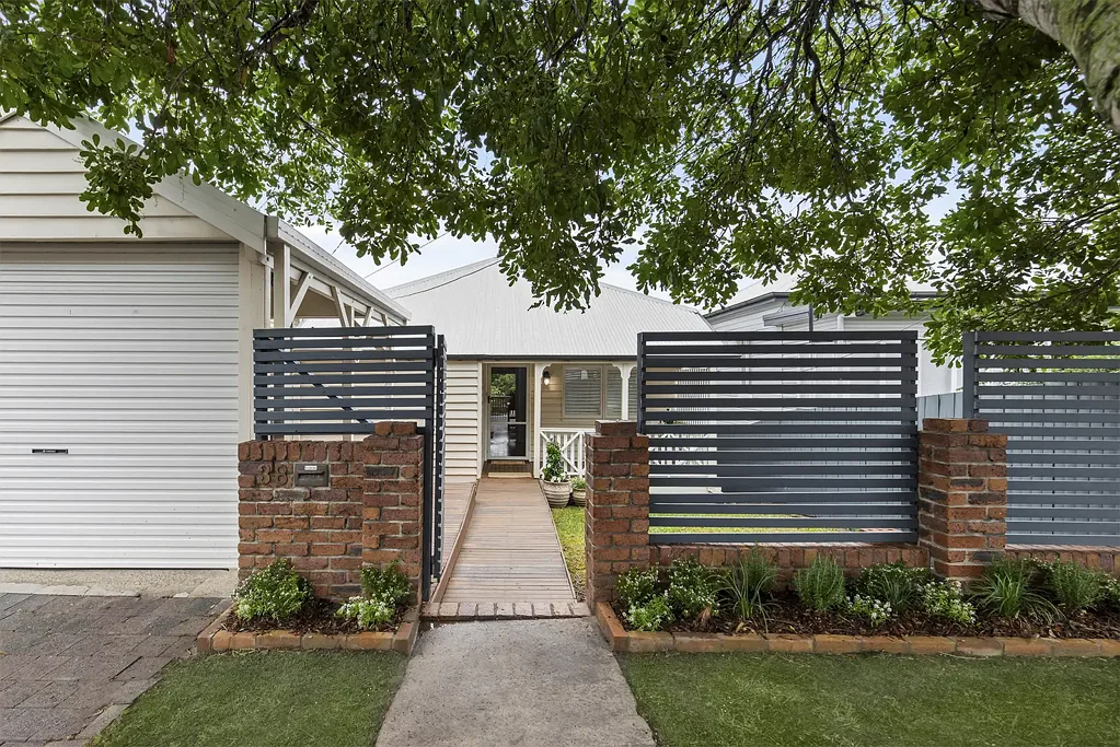 Coorparoo 3ਬੈੱਡਰੂਮ Elegant Family Living in the Heart of Coorparoo