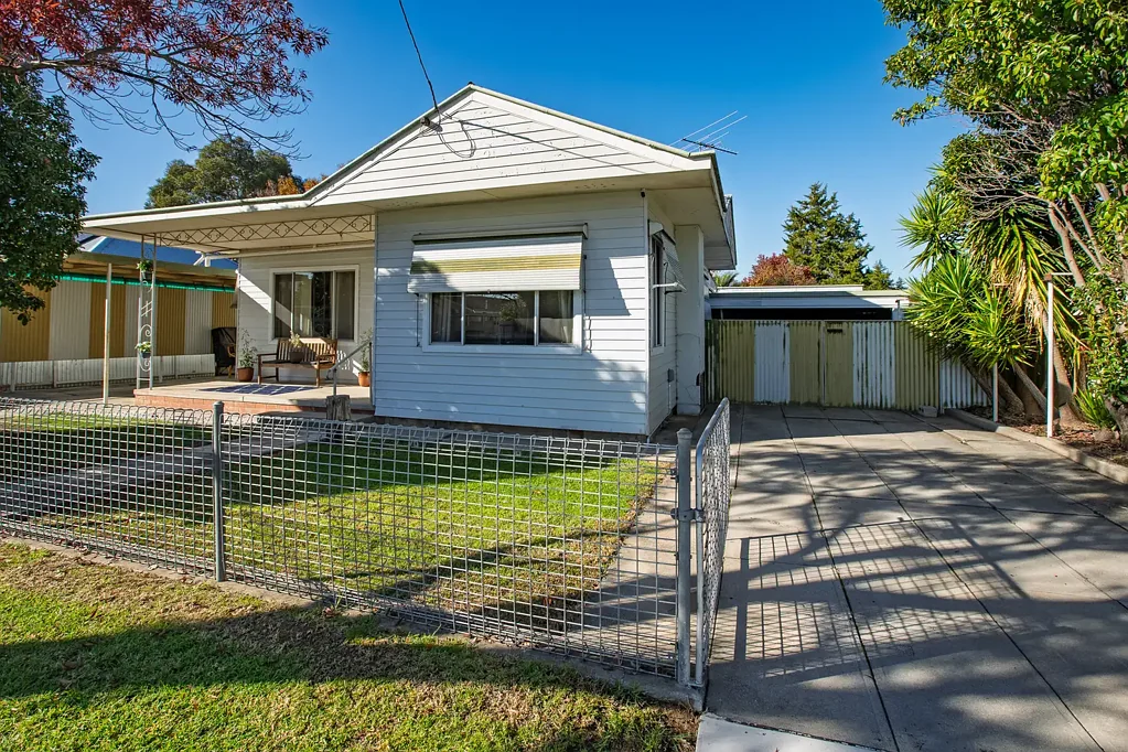 Lavington 3房  Huge Shed, Large Block, Endless Potential