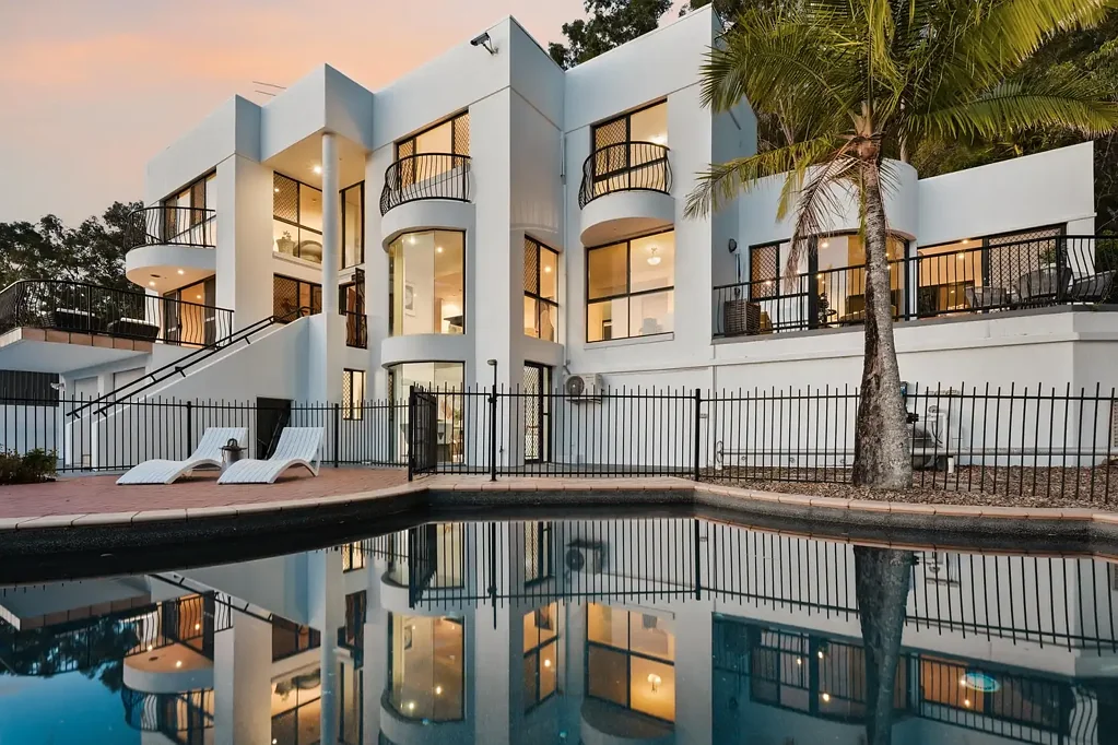 Mount Ommaney 6कमरा One of Mount Ommaney's Greatest Opportunities – Views, Position & Unlimited Potential