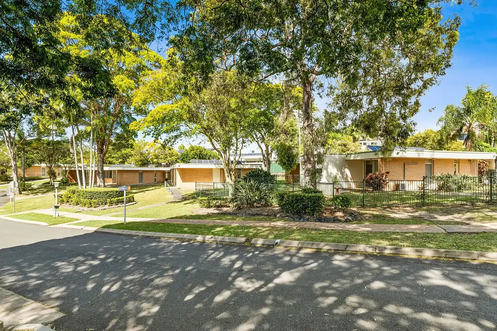 Peaceful Over 55's Living in a Tranquil Setting!