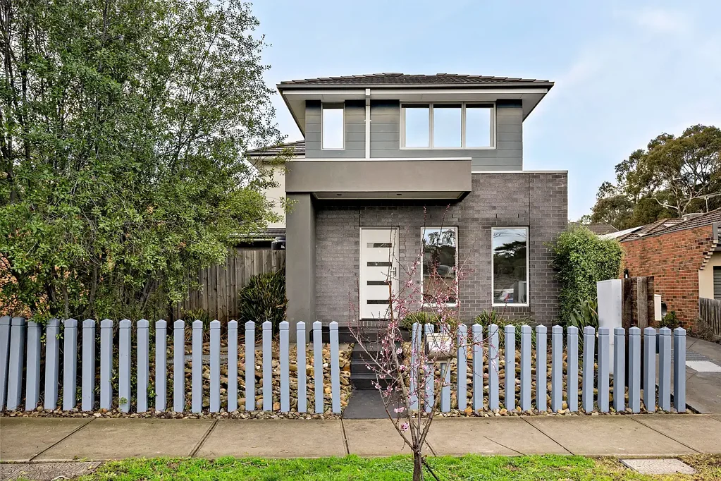 Pascoe Vale 2 Bedroom First-Class Ticket into Pascoe Vale