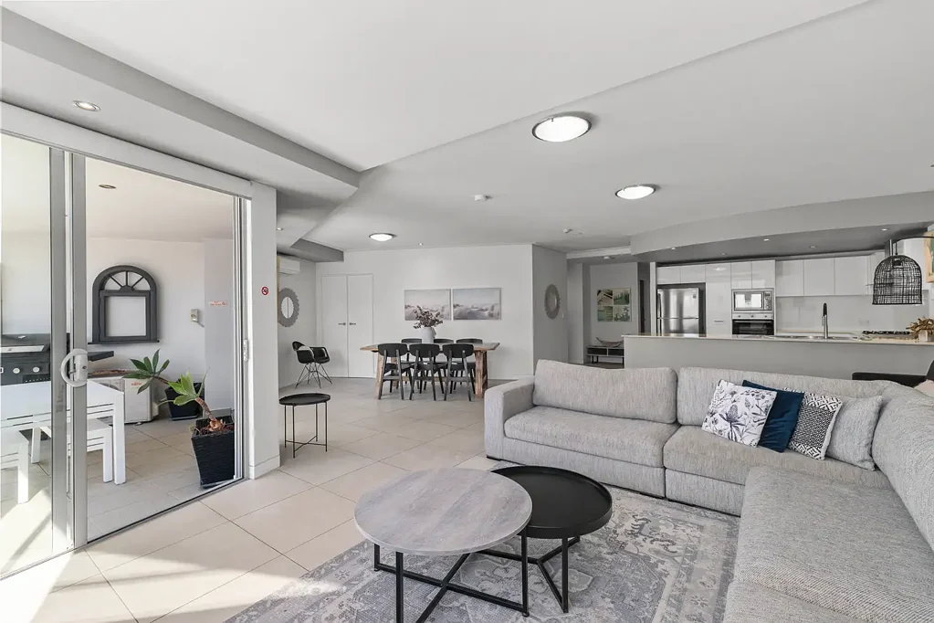 Fully Furnished Luxury Apartment with Stunning Lake & Ocean Views - CALL TO INSPECT