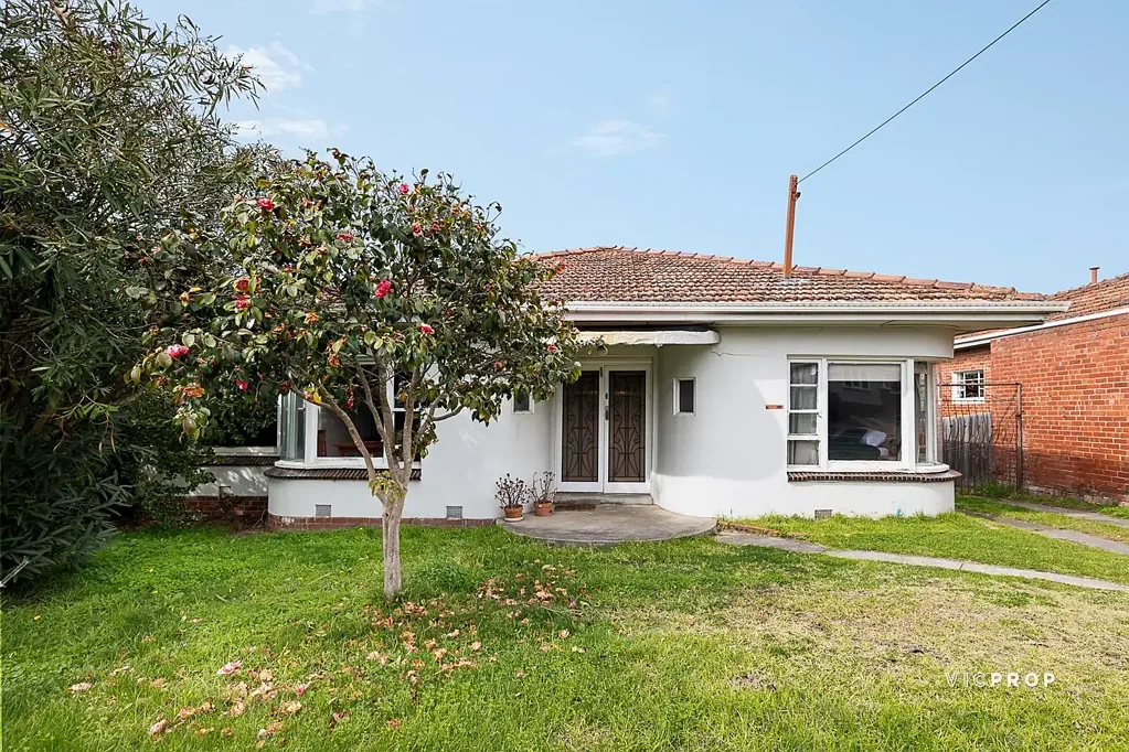 Northcote 4 Bedroom Exceptional Potential with Rare Dual Offering