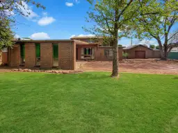 3 A MELALEUCA AVE, Leeton