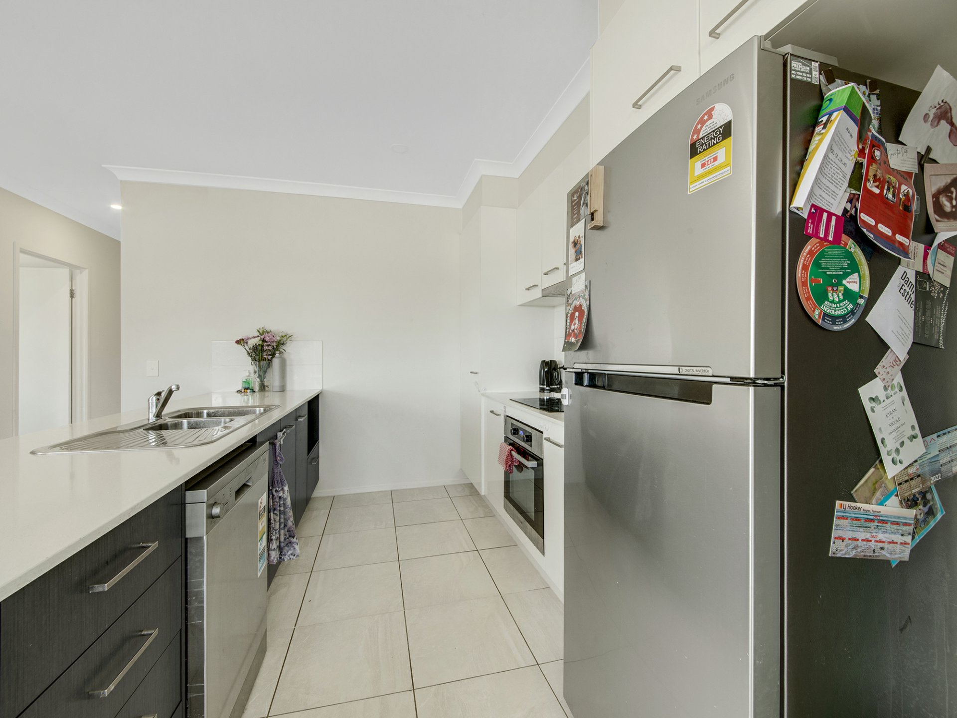 2 BUCHANEN ST, BOYNE ISLAND QLD 4680, 0 habitaciones, 0 baños, House