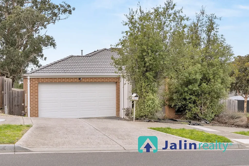 Mernda 4ਬੈੱਡਰੂਮ MOTIVATED SELLER! STYLISH CHARACTERISTIC HOME!
Expression Of Interest Close 18/9/25