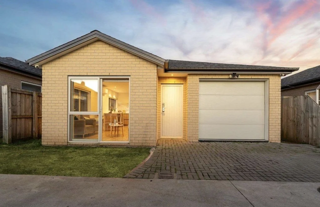 Papakura 3 Slaapkamer Vendor Says Sell! Brick & Tile | 3 Bed | Investor & First Home Opportunity