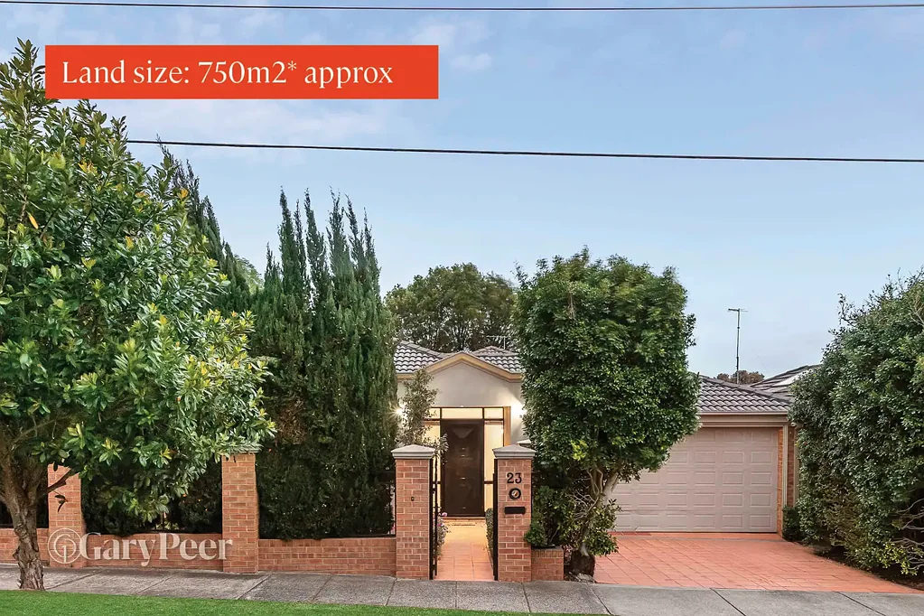 Caulfield South 4部屋 Timeless family entertainer in a prized location