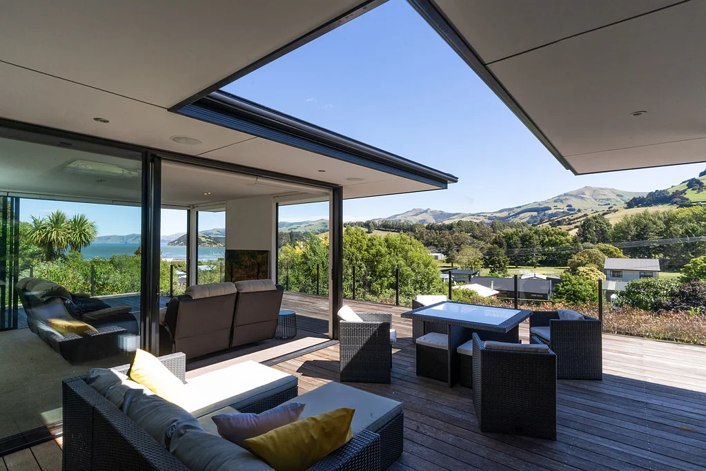 Duvauchelle 3房  Architectural Retreat on Expansive Grounds