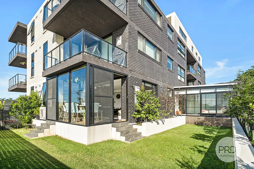 South Hurstville 2Zimmer Villa-Style Living With Huge Courtyard- Total Size: 230sqm approx.