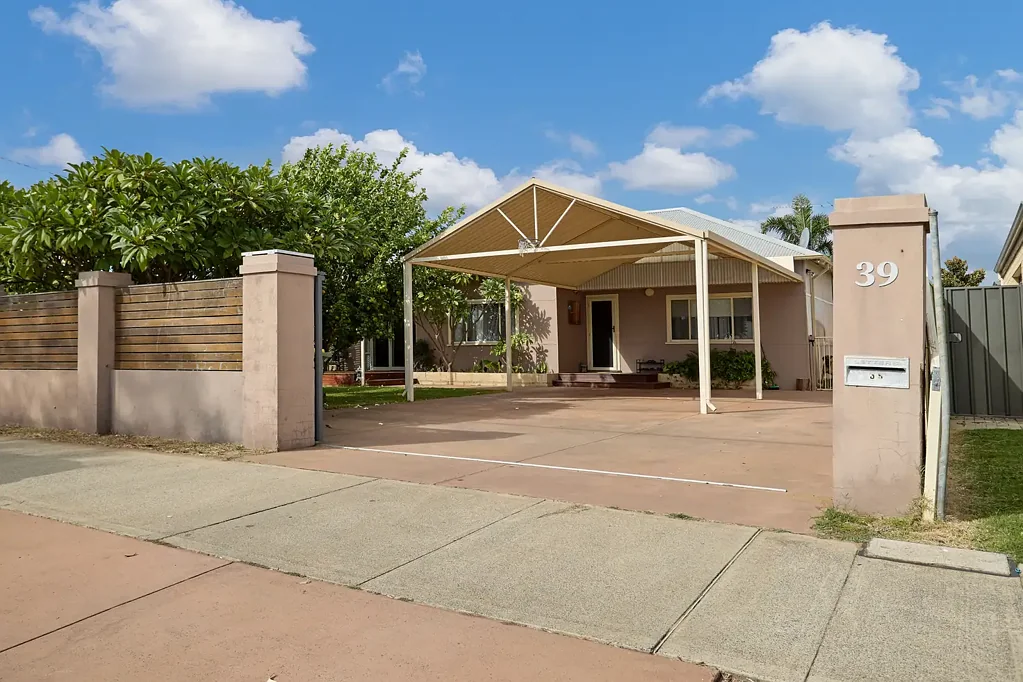 39 Winton Street, Carey Park, WA 6230