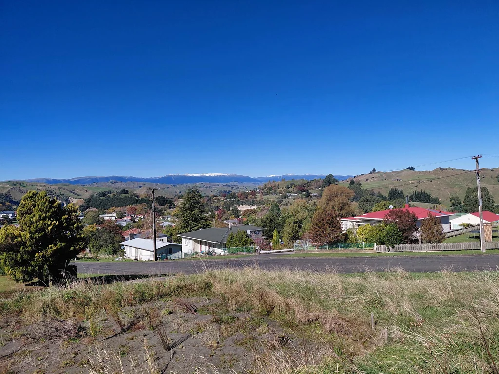 Taihape and Surrounds  An elevated site in a calm, established setting